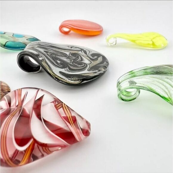 Vintage Murano Style Glass Pendants Lot of 7. Hand Blown - Picture 13 of 16